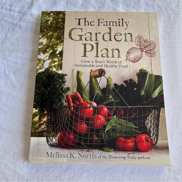 unbranded Other - Family Garden Plan : Grow a Year's Worth of Sustainable and Healthy Food by...